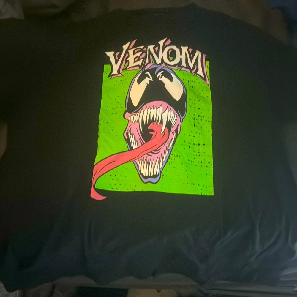 Black 2XL Venom shirt